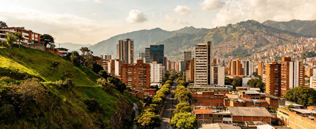 El Poblado vs Laureles Medellin neighborhood guide: Which area is right for you?